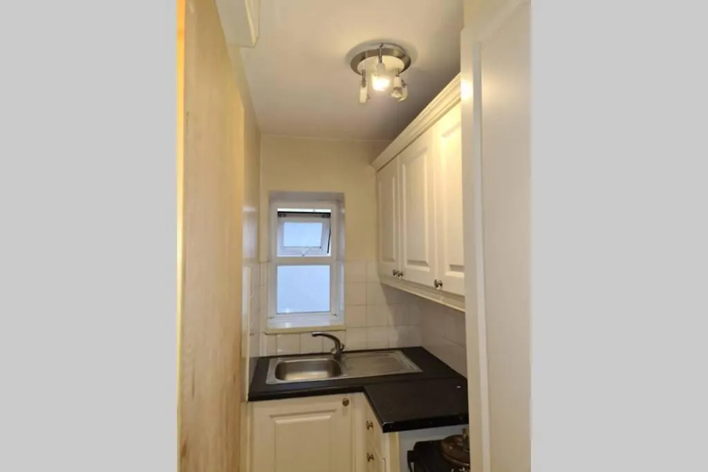 1 Bed Room Apartment אירלנד